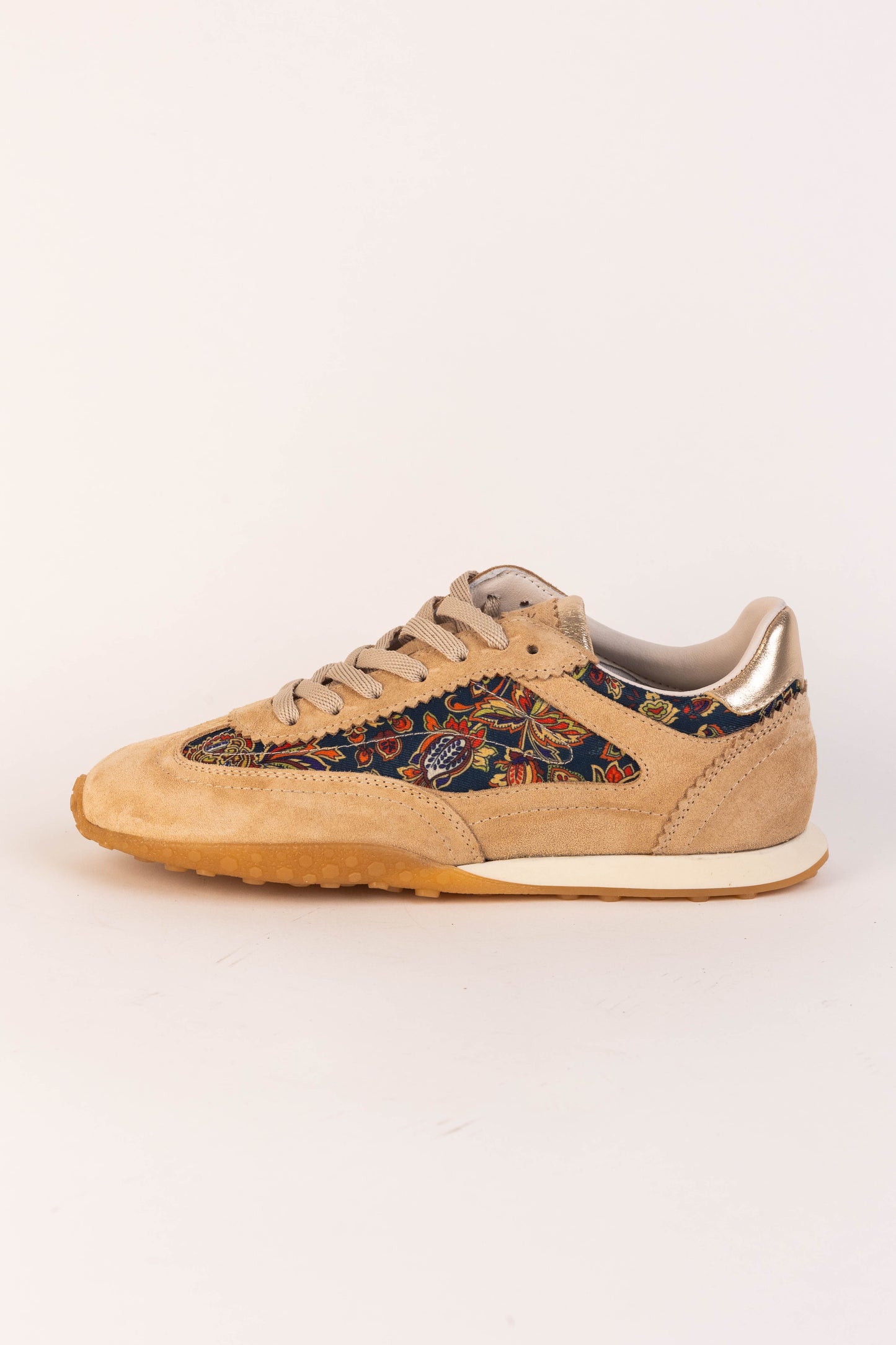 26YA-0210-Camel-NOA NOIR