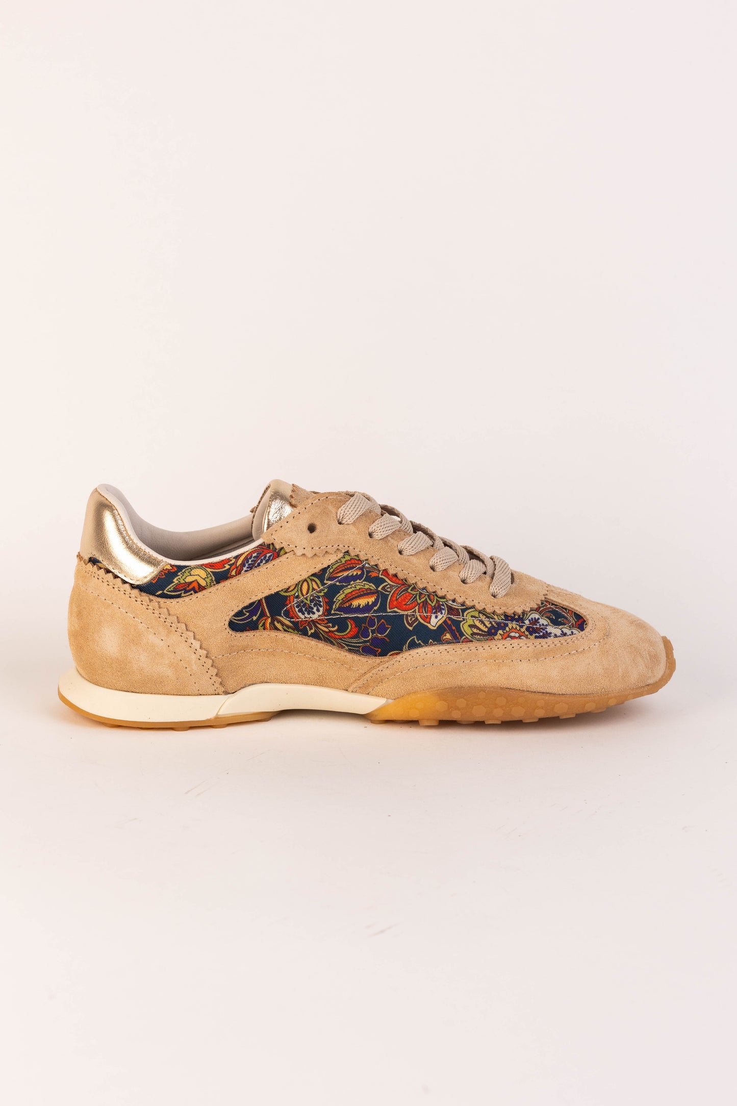 26YA-0210-Camel-NOA NOIR
